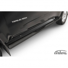 Пороги Arbori d76 с проступями черные для Chevrolet TrailBlazer (2013-2018) № AFZDACHTB1207B